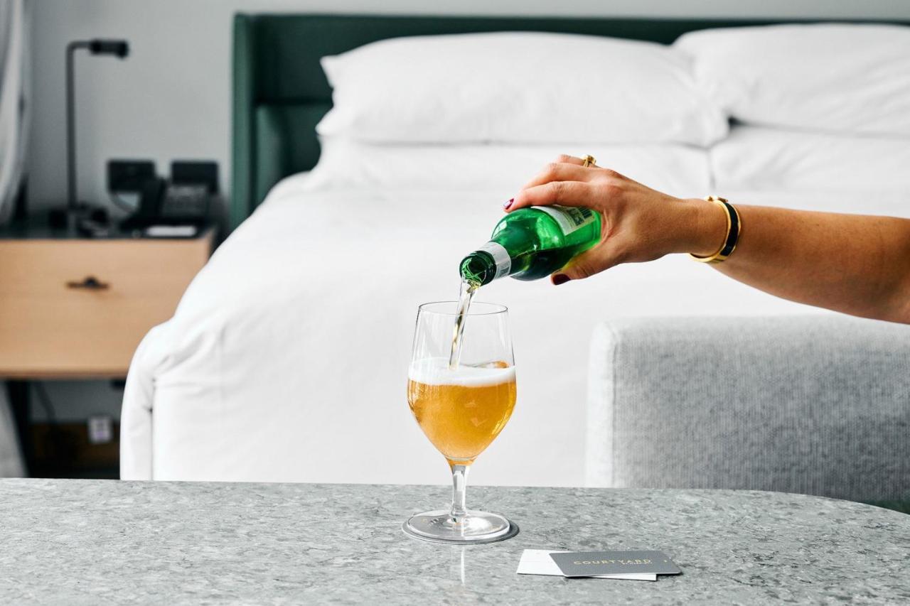 Courtyard By Marriott Melbourne Flagstaff Gardens Hotel Eksteriør billede